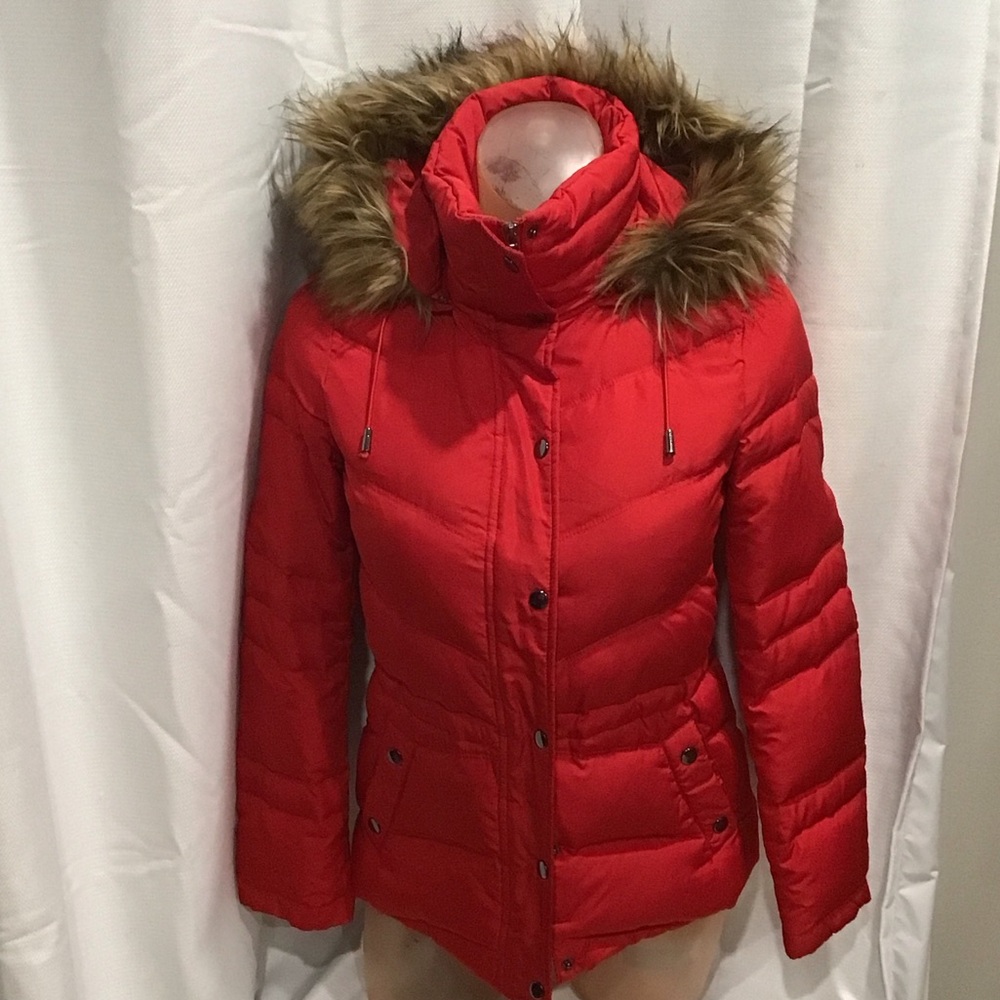 Kenneth Cole Reaction Red Puffer 60% Duck Down Feathers 40% Waterfowl Feathers